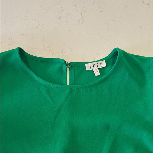 TCEC Green Ruffle Sleeve Top - Picture 2 of 15